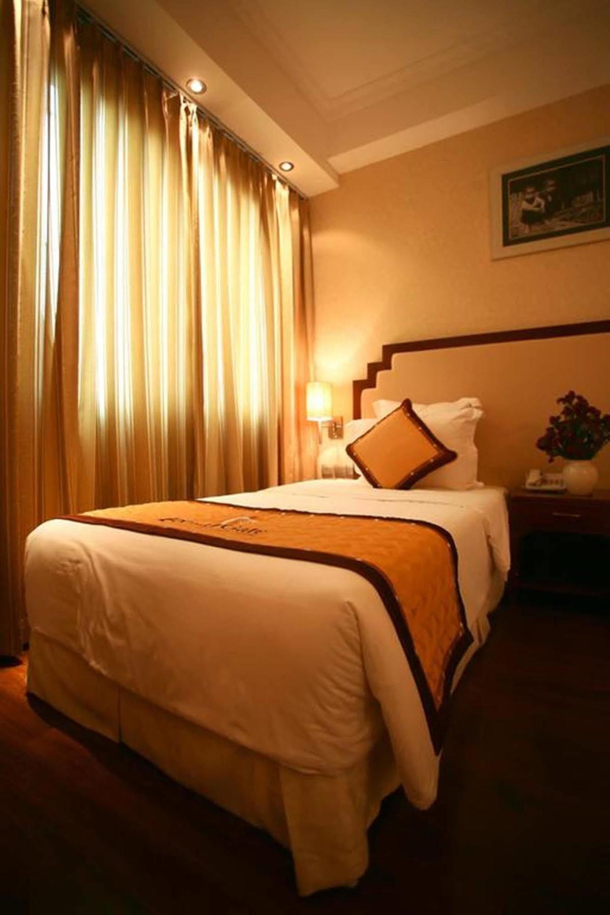 Royal Gate Hotel Hanoi Exterior foto