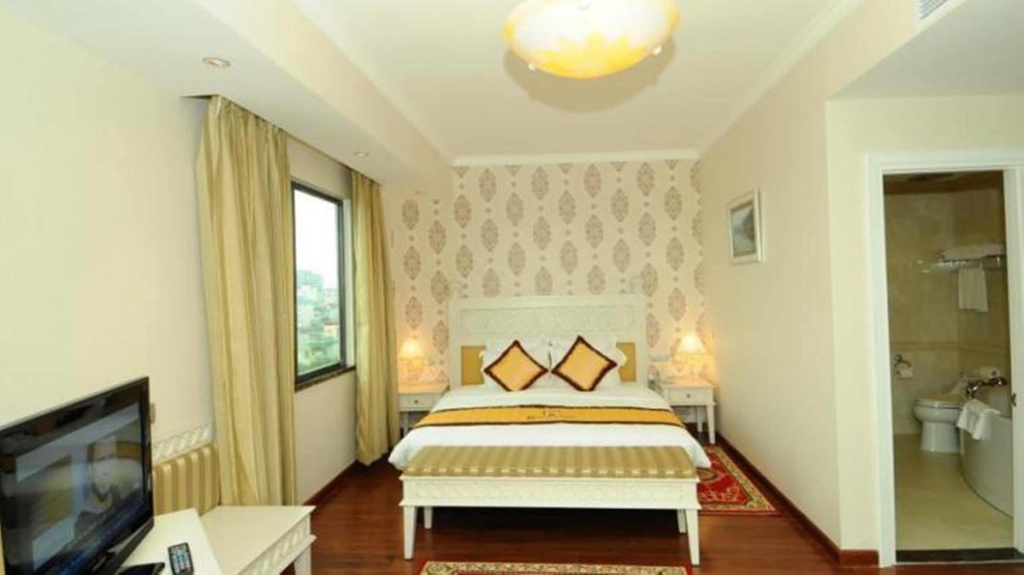 Royal Gate Hotel Hanoi Exterior foto