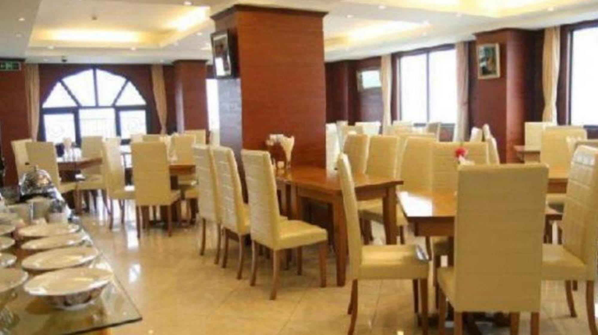 Royal Gate Hotel Hanoi Exterior foto